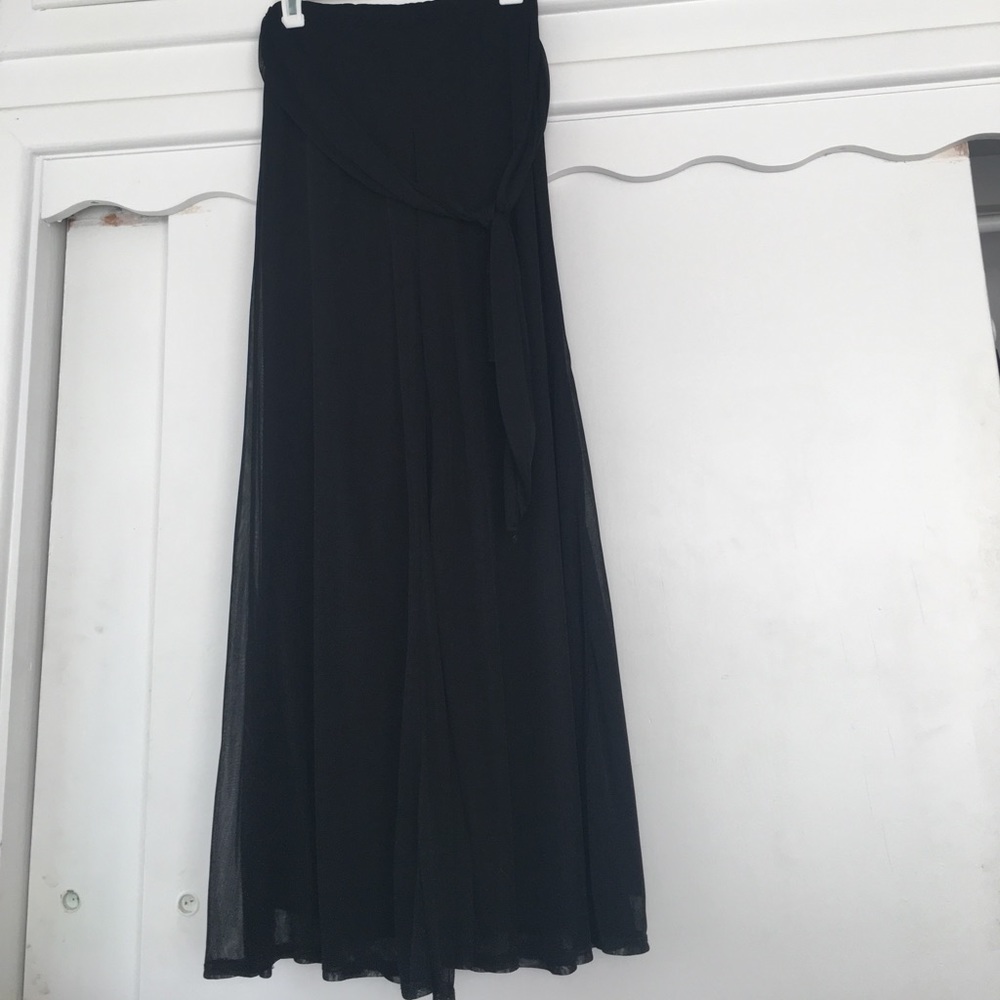 Black flowy pant