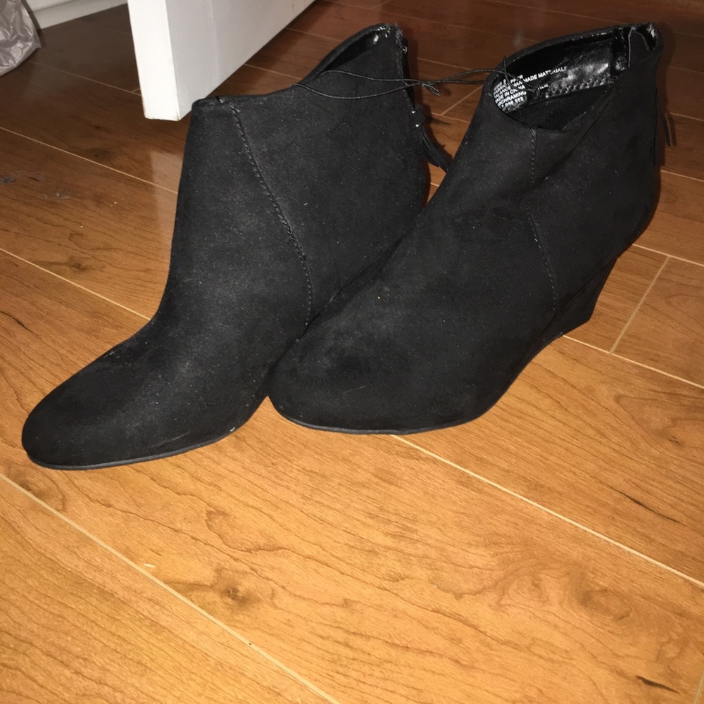 NWT Charming Charlie Suede black booties