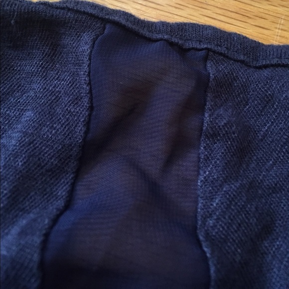 Navy tee with mesh details - Picture 2 of 2