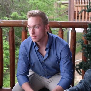 Meet your Posher, Carson