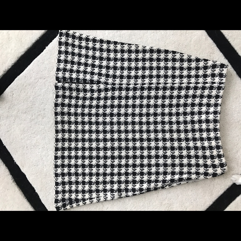 St. John Tweed Skirt