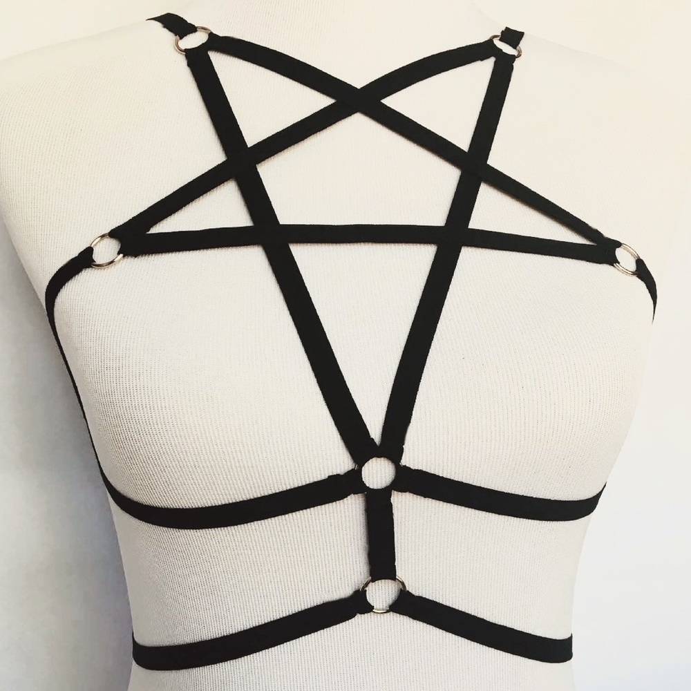 RESTOCKED 🦇 Black Star Cage Strap Harness Bra Top - Picture 3 of 4