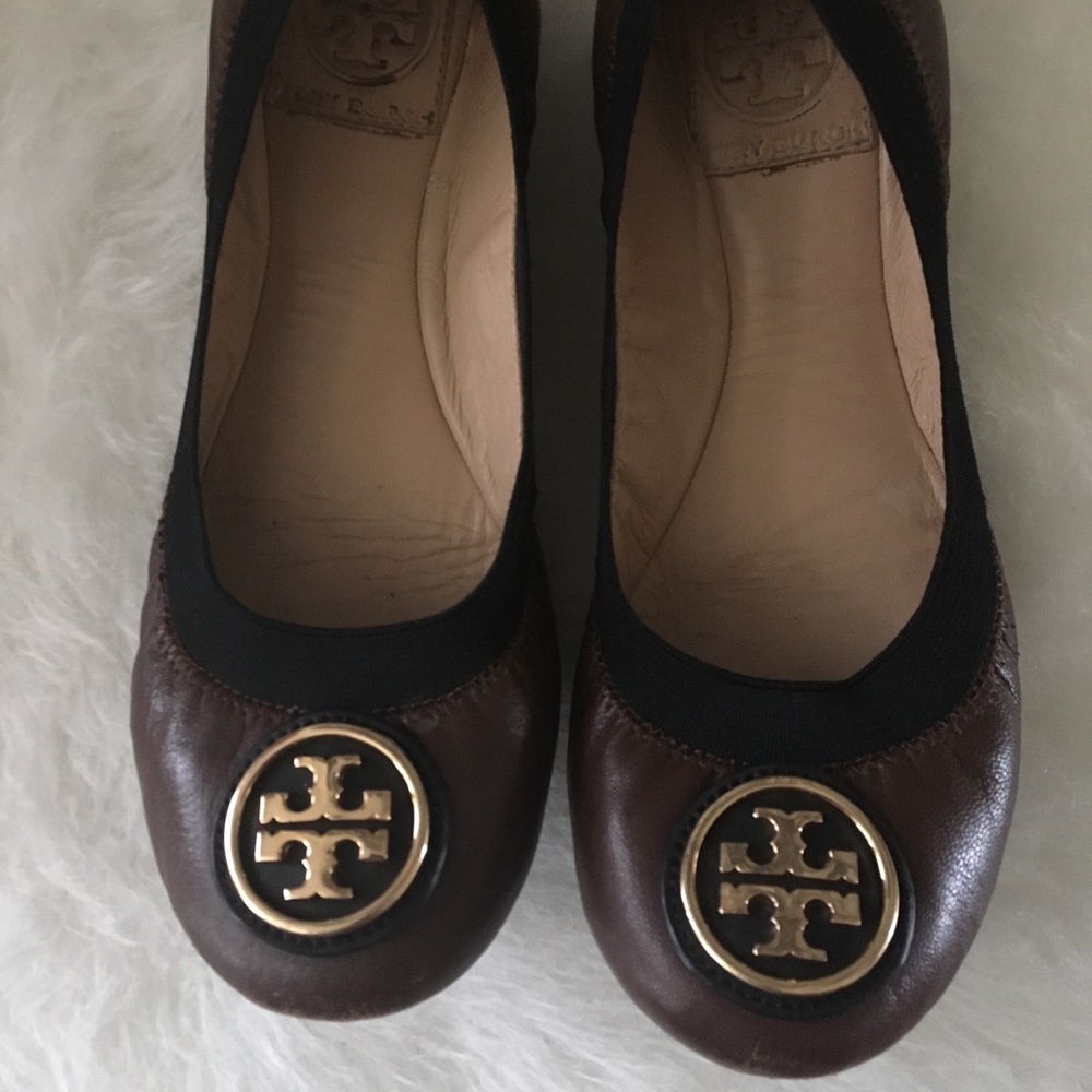 Tory Burch tan and black ballet flats