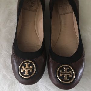 Tory Burch tan and black ballet flats