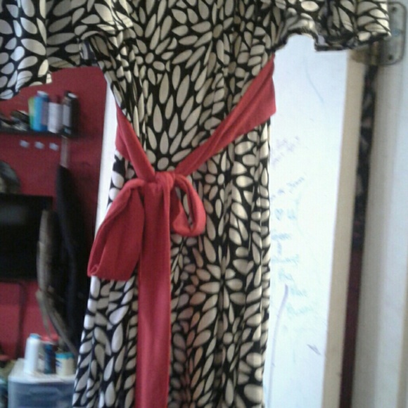 Dress - Picture 2 of 3