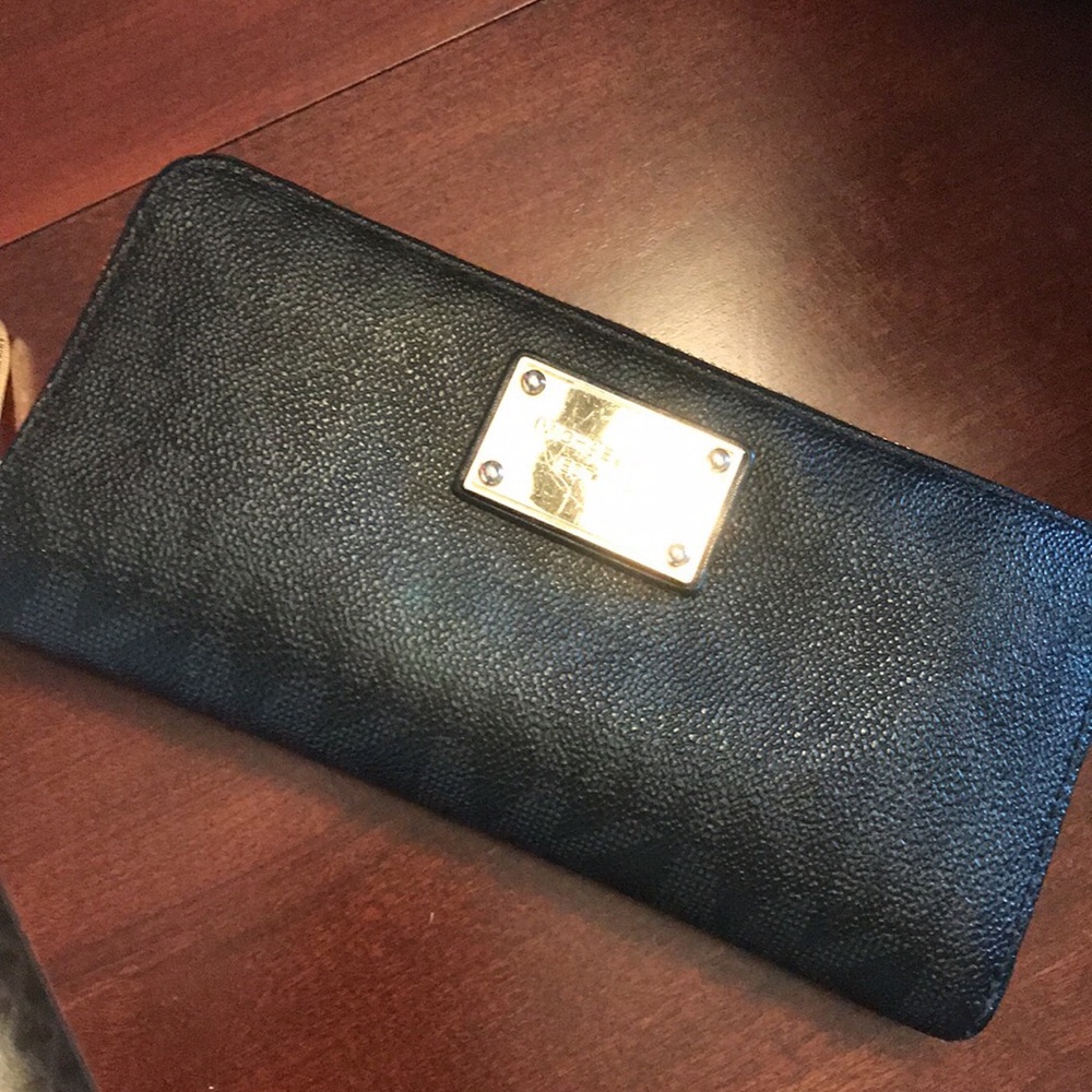 Micheal kors wallet