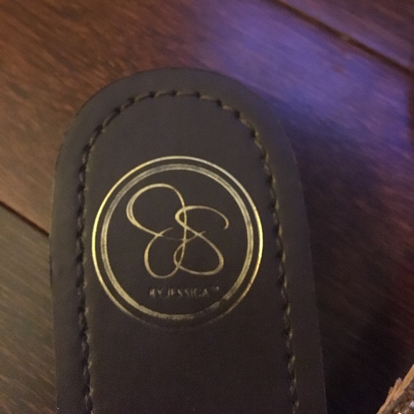 Sandals - Picture 3 of 4