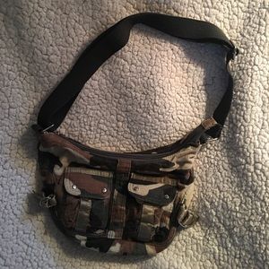 Corduroy camel pocketbook