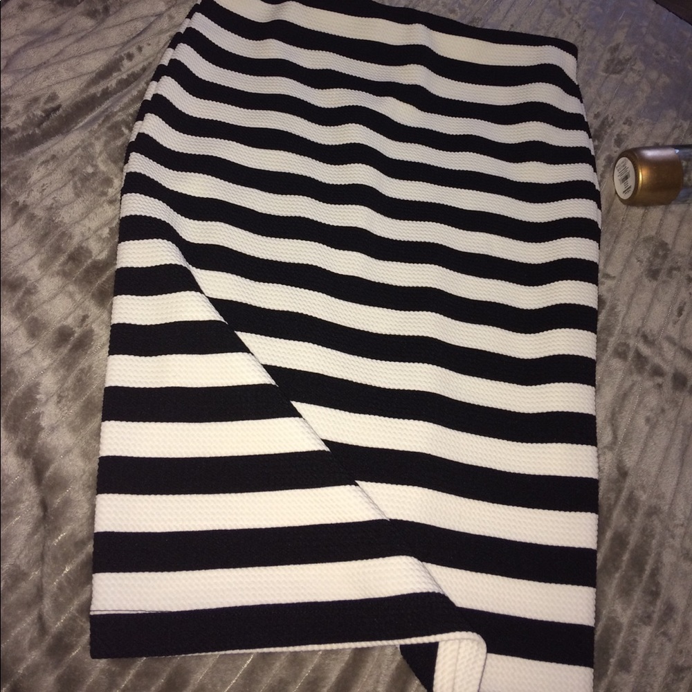 High waisted pencil skirt