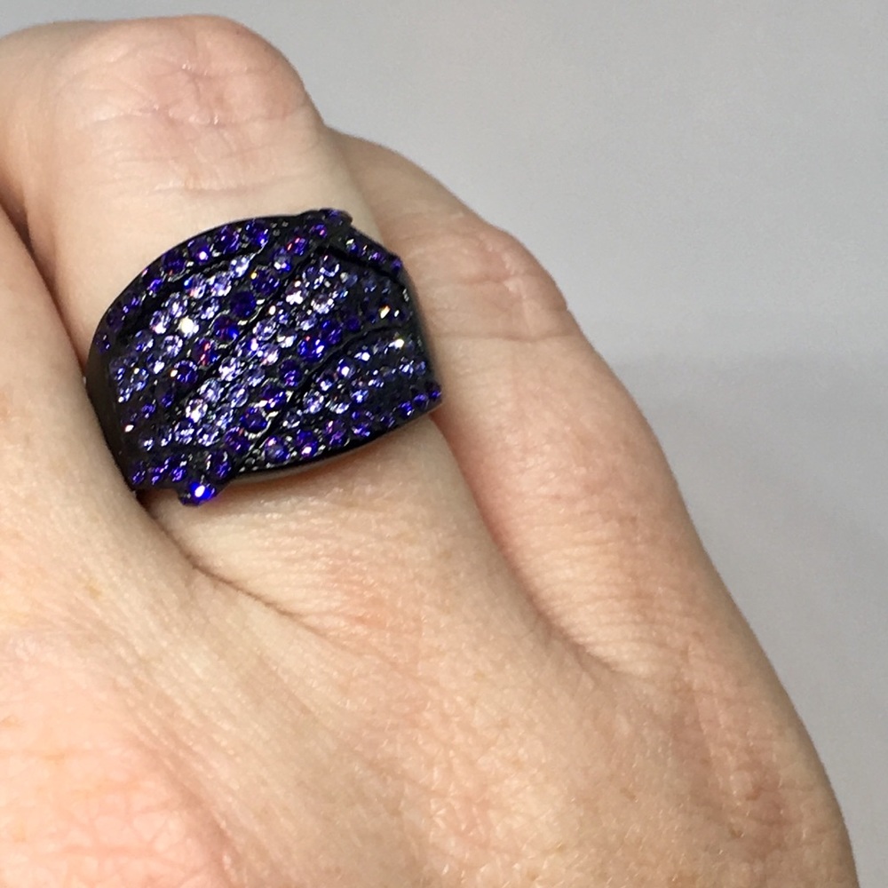 Purple rhinestone ring