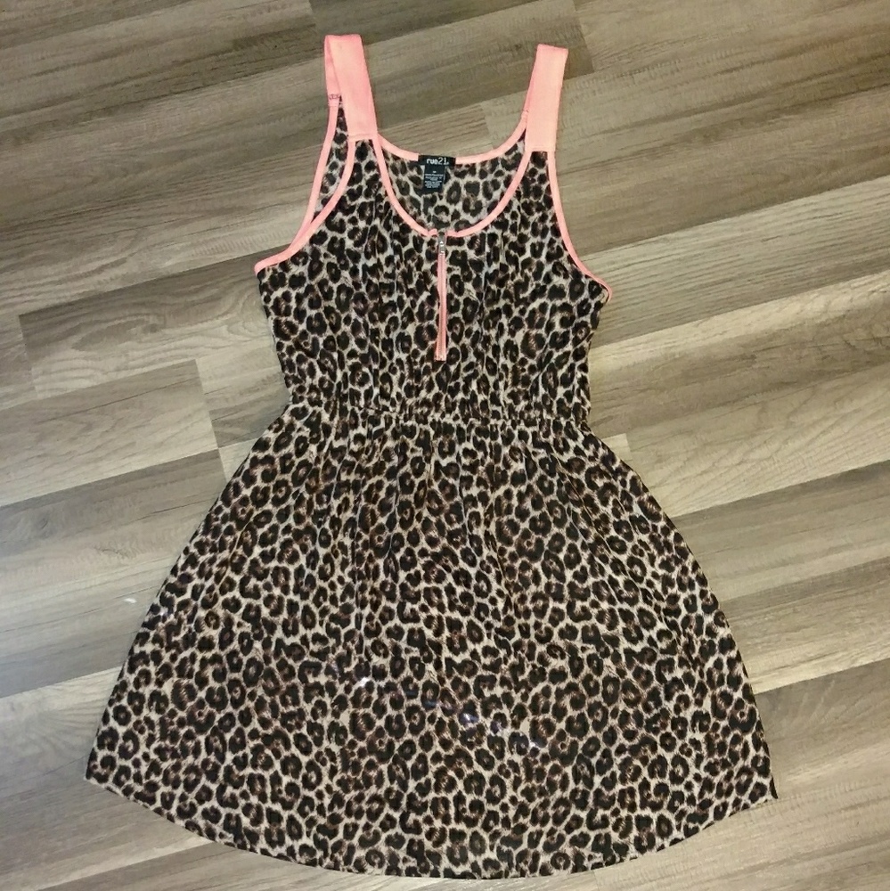 Leopard print dress - like new! Size medium