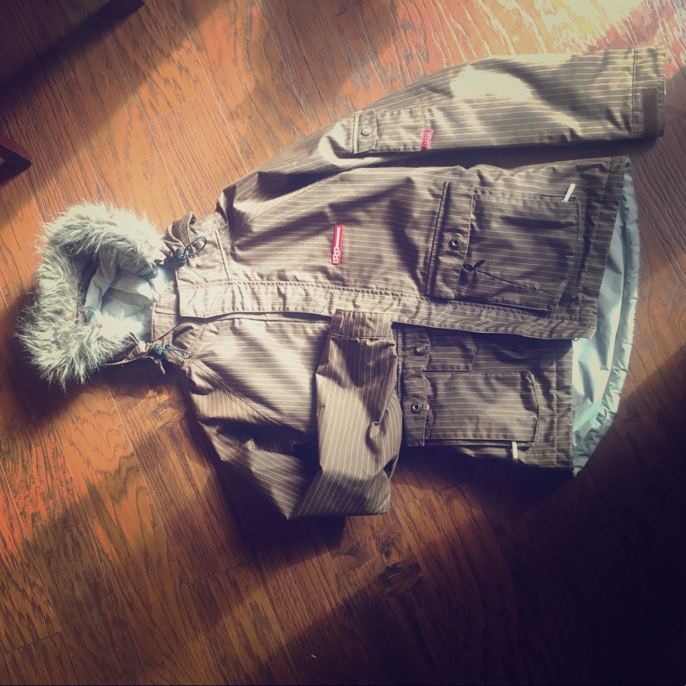 FOURSQUARE SNOWBOARDING JACKET