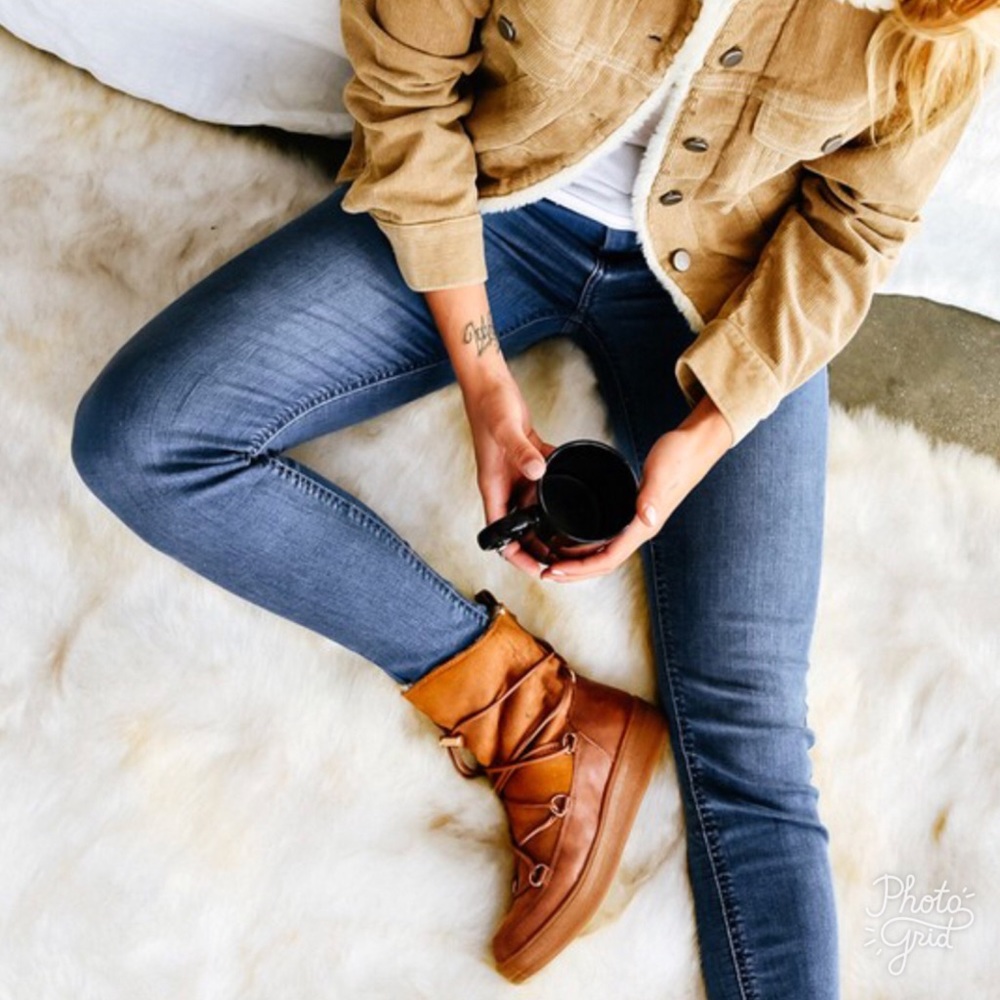 BACK IN STOCK! 🌸 Camel Eskimo Booties - Picture 2 of 5