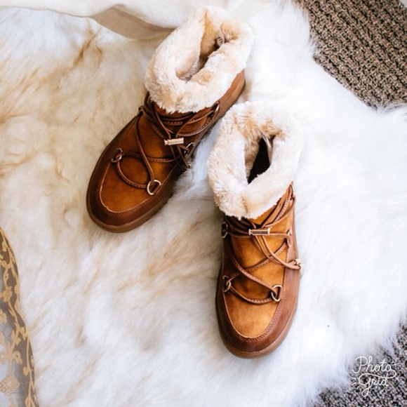 BACK IN STOCK! 🌸 Camel Eskimo Booties - Picture 3 of 5