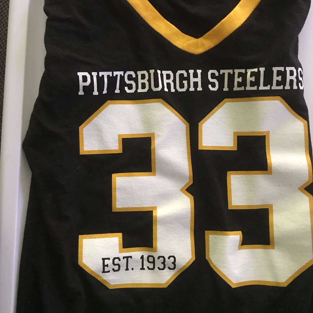 Size medium Pittsburgh Steelers T-shirt