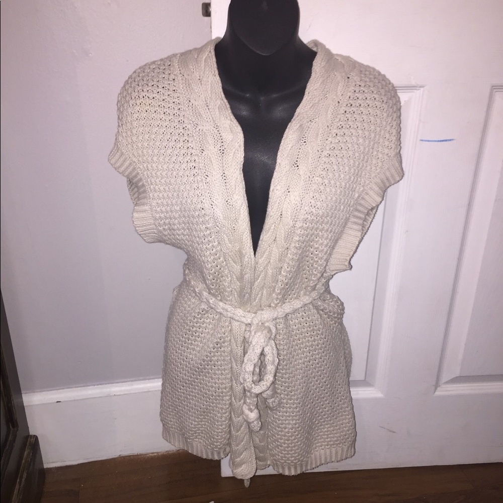 The limited short sleeve sweater