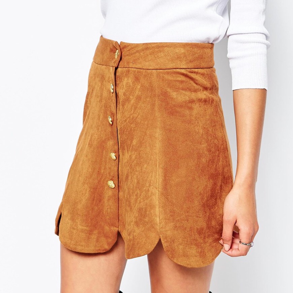 NWOT faux suede scalloped skirt