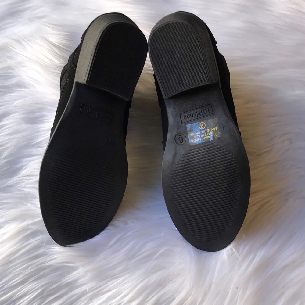 🎄FLASH SALE! Black Cut Out Booties - Picture 7 of 8