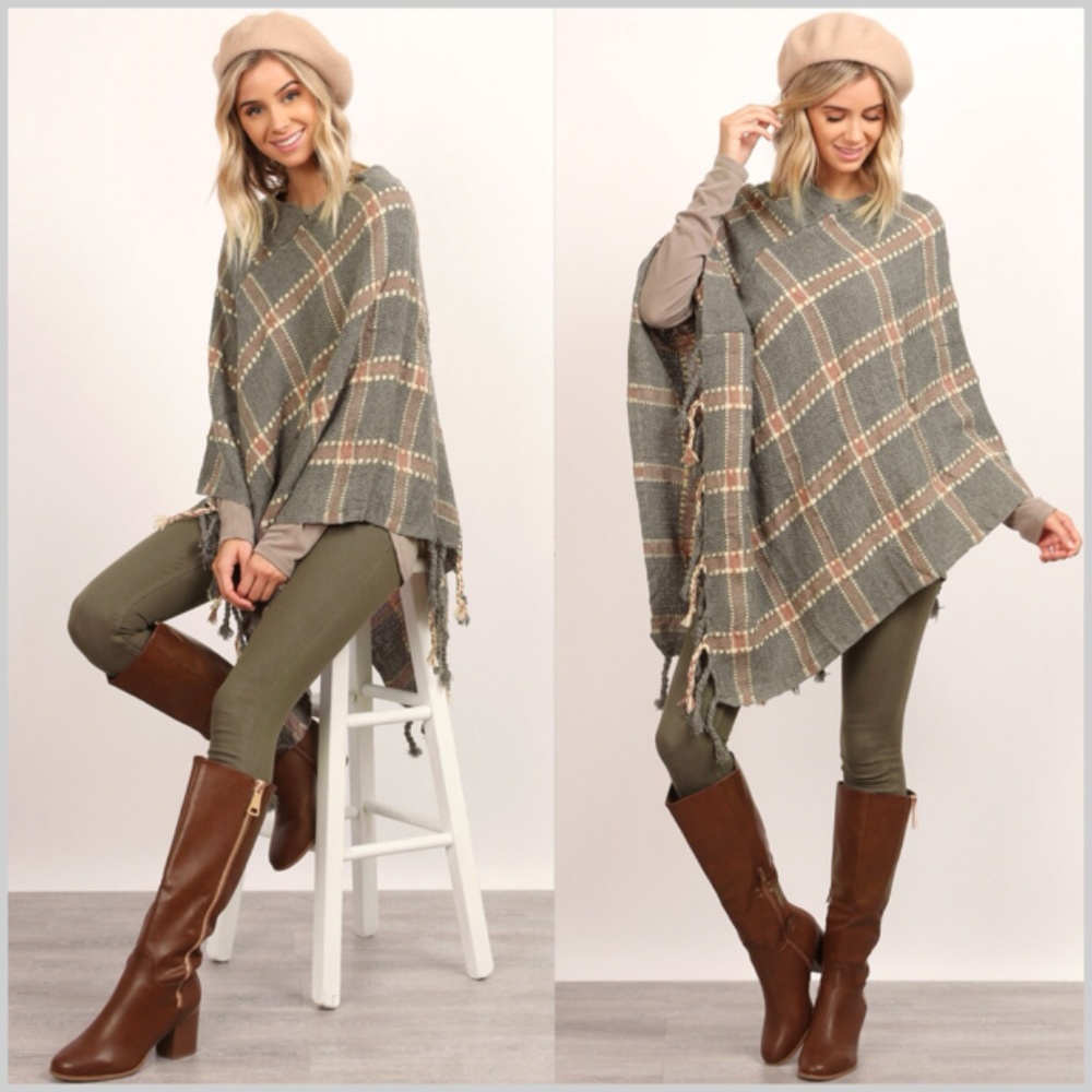 Gray Plaid Knit Poncho - Picture 2 of 6