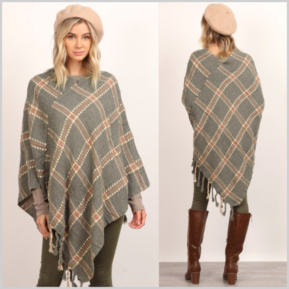 Gray Plaid Knit Poncho - Picture 3 of 6
