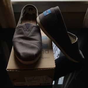 Toms Classic ash canvas