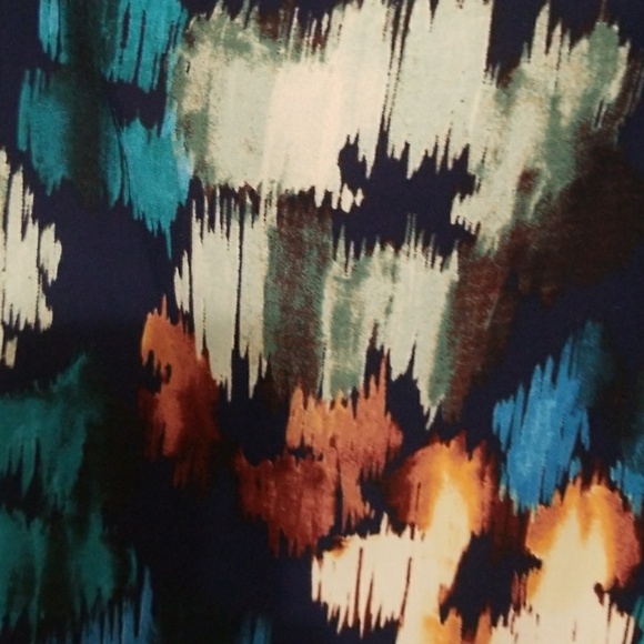 SOLD AT GARAGE SALE hi-low flowy sleeveless blouse - Picture 2 of 8