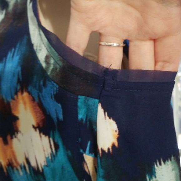 SOLD AT GARAGE SALE hi-low flowy sleeveless blouse - Picture 3 of 8