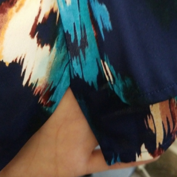 SOLD AT GARAGE SALE hi-low flowy sleeveless blouse - Picture 6 of 8