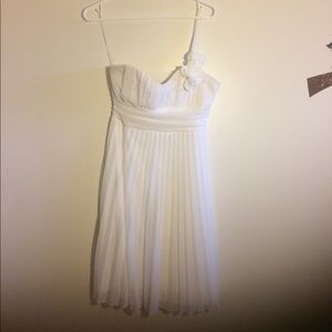 Speechless white pleated dress size large-formal