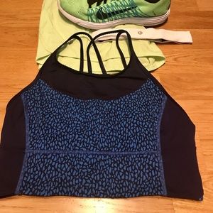 Lululemon crop/sports bra