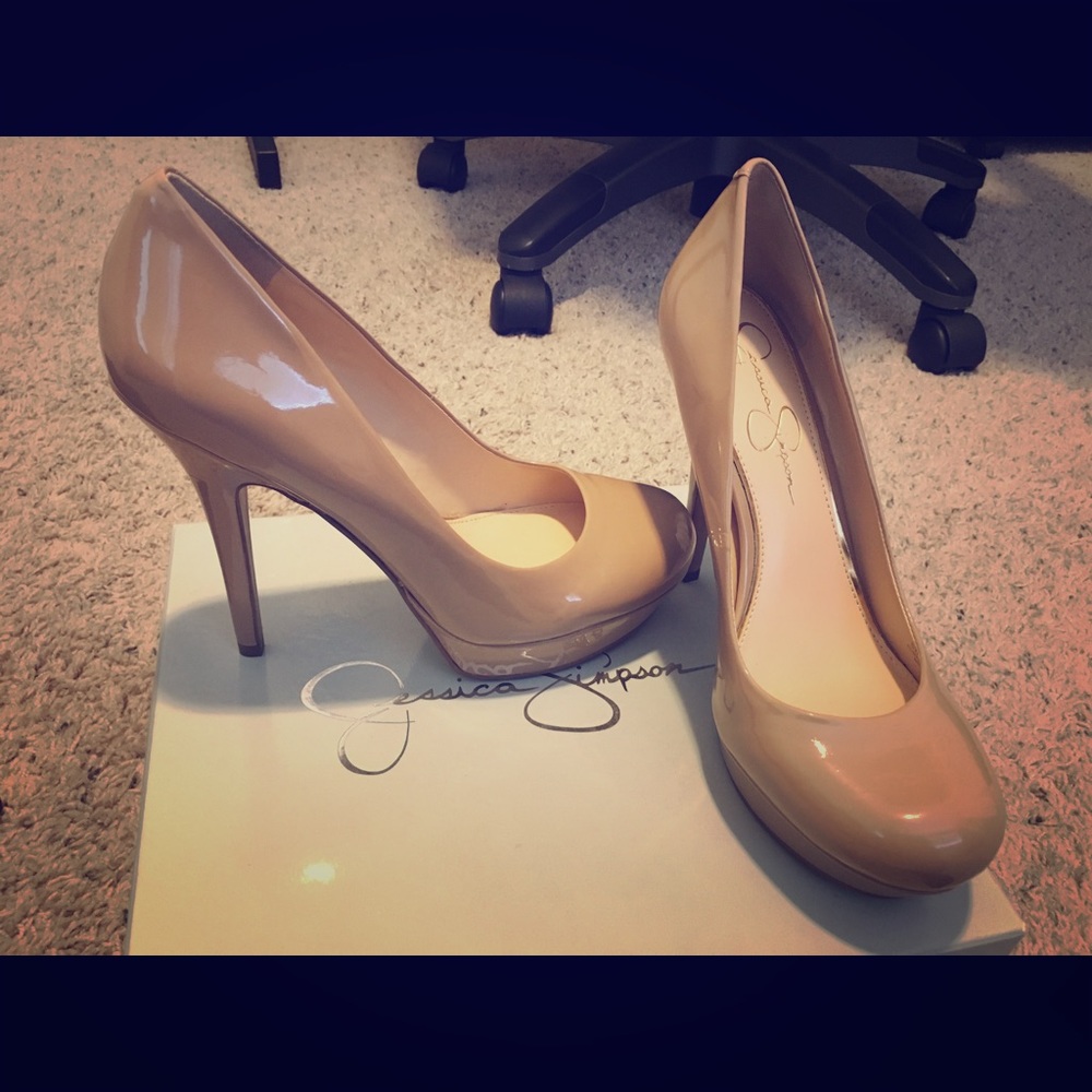 Jessica Simpson Given nude heels