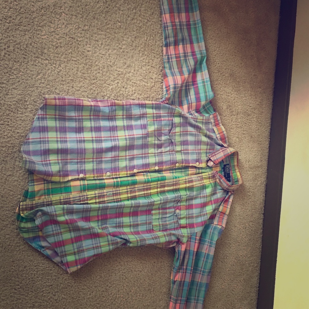 Long sleeve button up plaid polo shirt