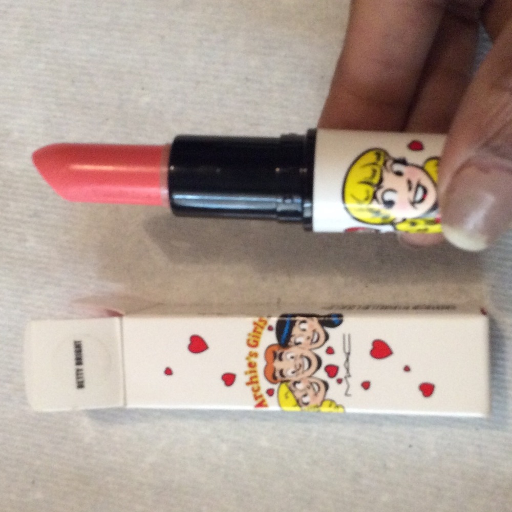 LE Mac Archie's Girls Lipstick