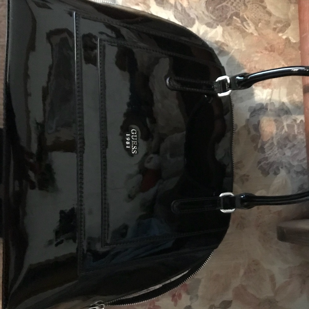 Guess handbag (New Without Tags)