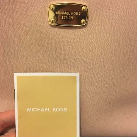 MICHAEL KORS SATCHEL - Picture 4 of 5