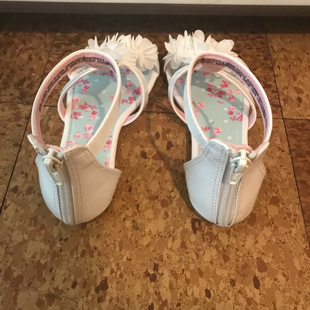 Girls sandals