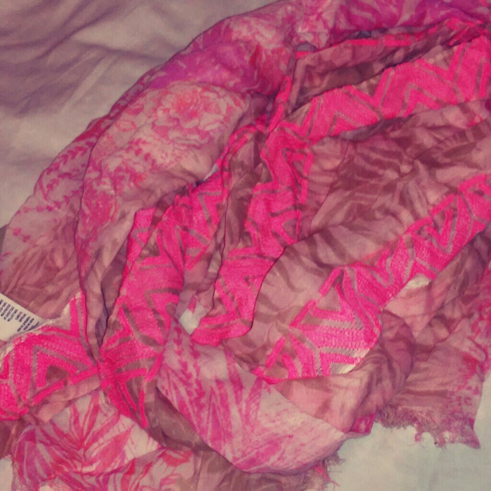 AEO Scarf