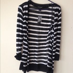 WHITE HOUSE BLACK MARKET sweater 🍄