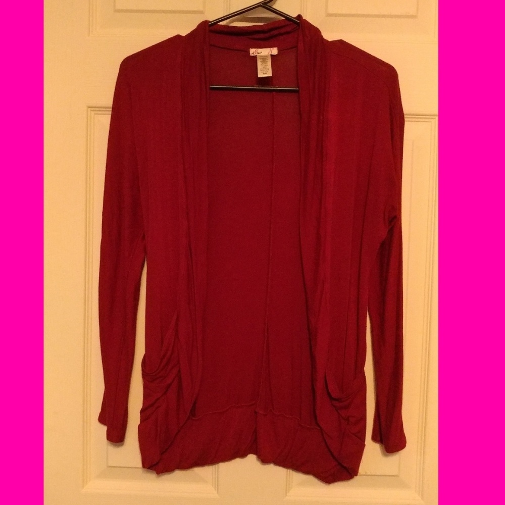 **SOLD**  Maroon cardigan with pockets
