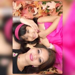 Meet your Posher, Deena