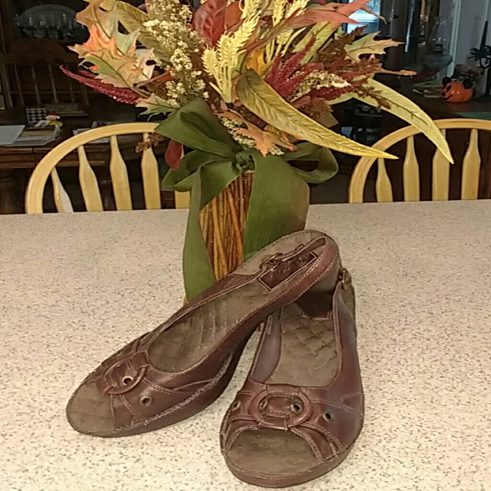 Cute & Comfy Oxblood Heels sz 9.5 - Indigo EUC