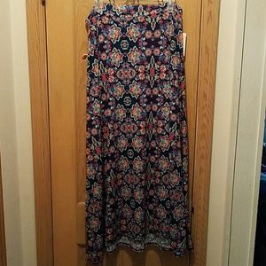 NWT Med Maxi skirt