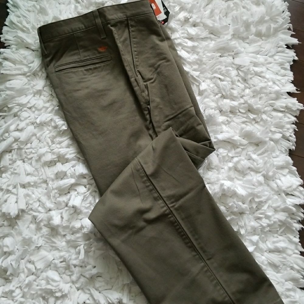Dockers On The Go Straight Fit Pants