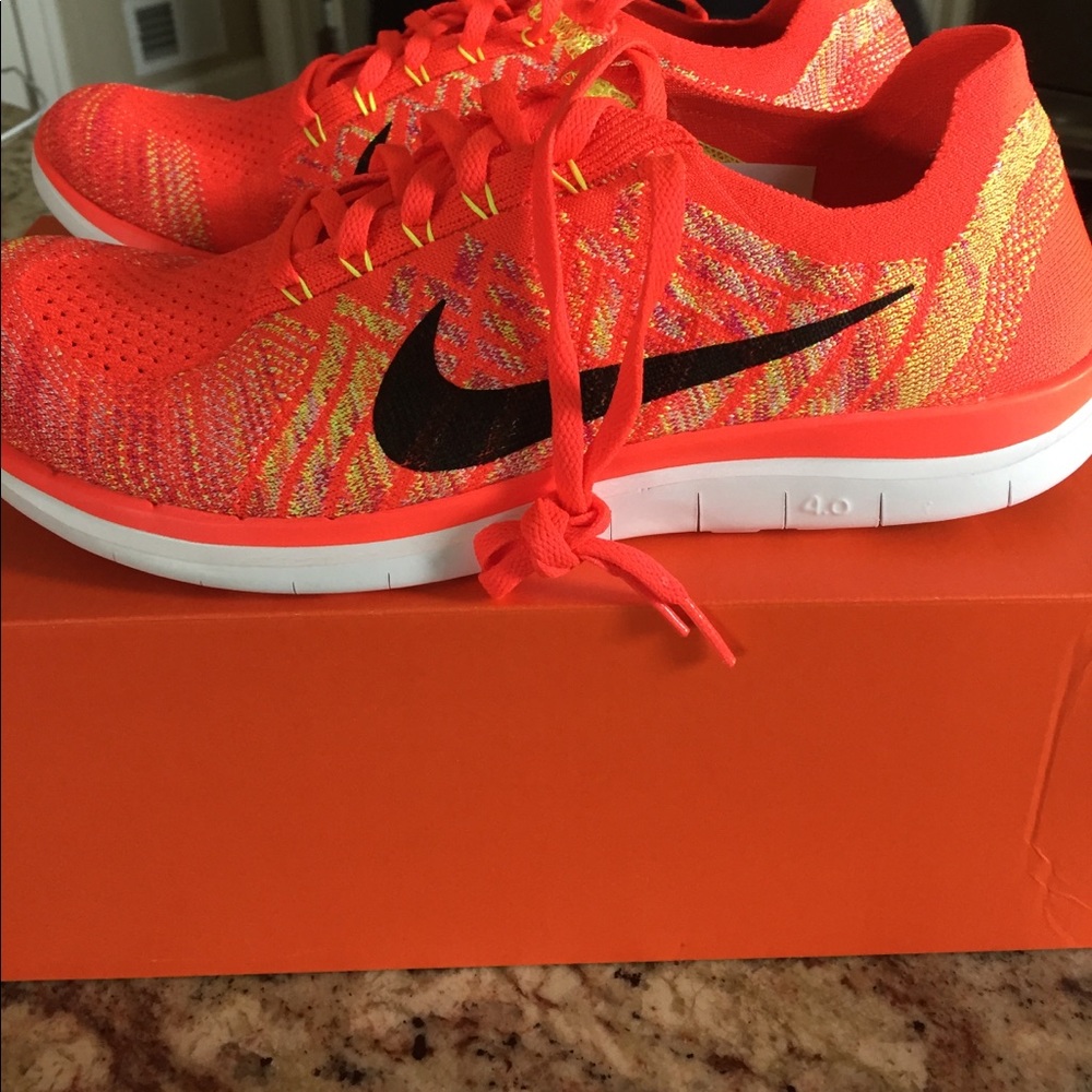 Nike Free 4.0 Flyknit Tennis Shoes