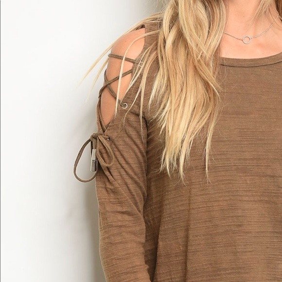 🎉SALE🎉✨Lace up Cold Shoulder Top✨ - Picture 2 of 3