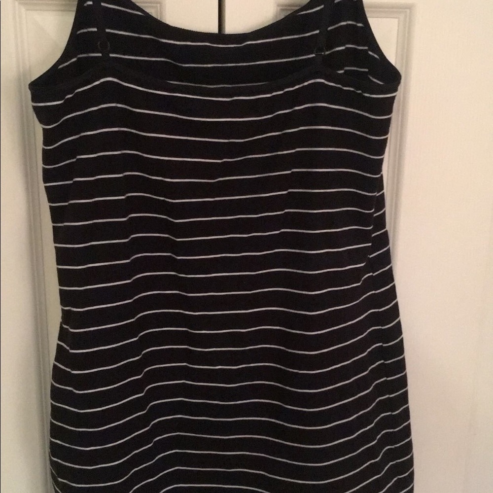 CUTE TANK TOP🖤 - Picture 2 of 2