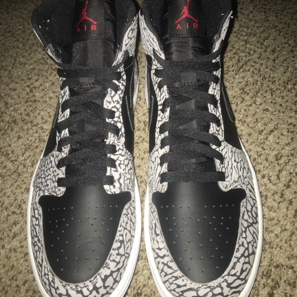 Air Jordan 1 Retro High Black/Grey/Gym Red