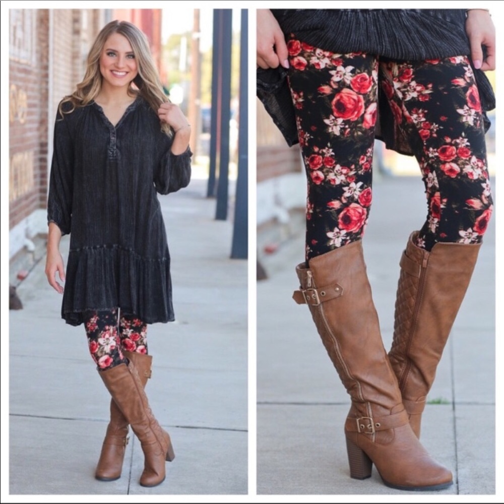 🌺Plus Size🌺 floral leggings.
