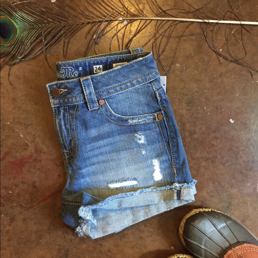 Miss Me shorts (size 24). Never worn :)