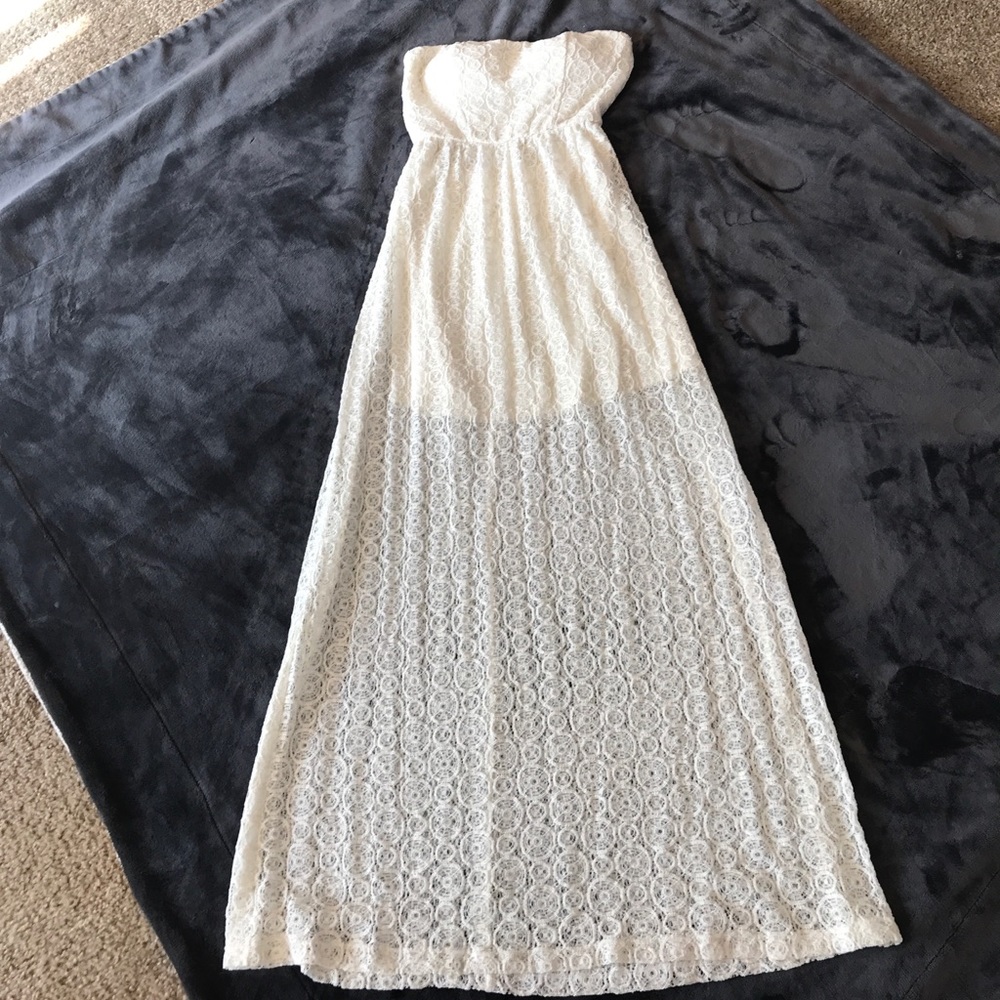 Cream strapless dress w/free gift